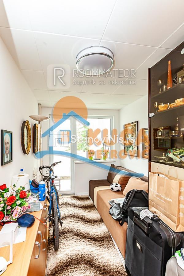 Slika 9 - Stan u zgradi, uknjižen, centralno grejanje, oglas ID p-011345