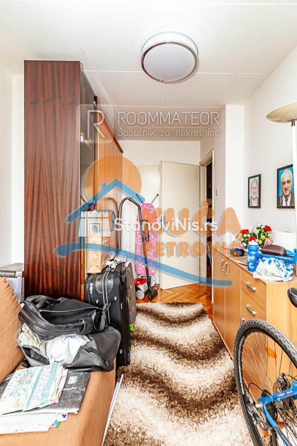 Slika 10 - Stan u zgradi, uknjižen, centralno grejanje, oglas ID p-011345