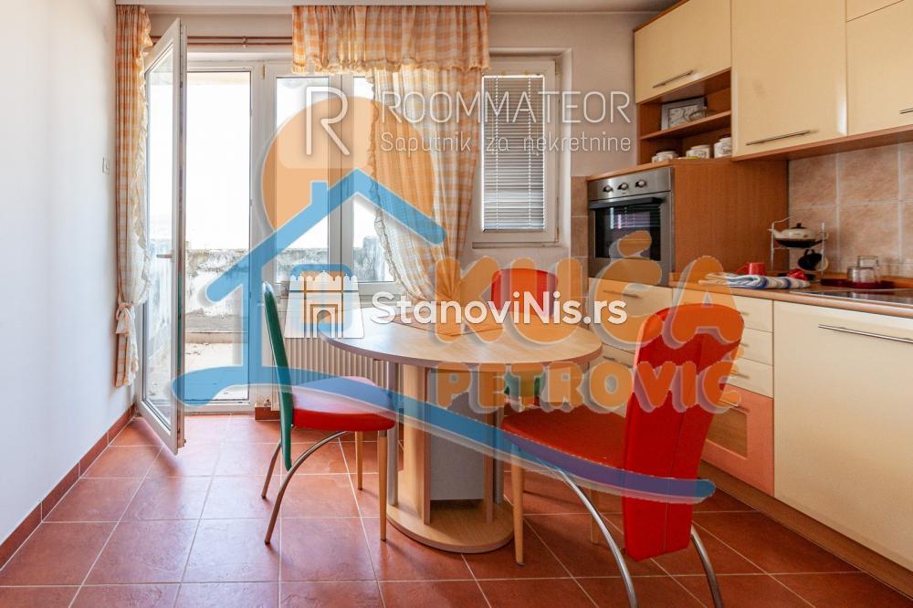 Slika 7 - Stan u zgradi, uknjižen, grejanje na struju, oglas ID p-011347