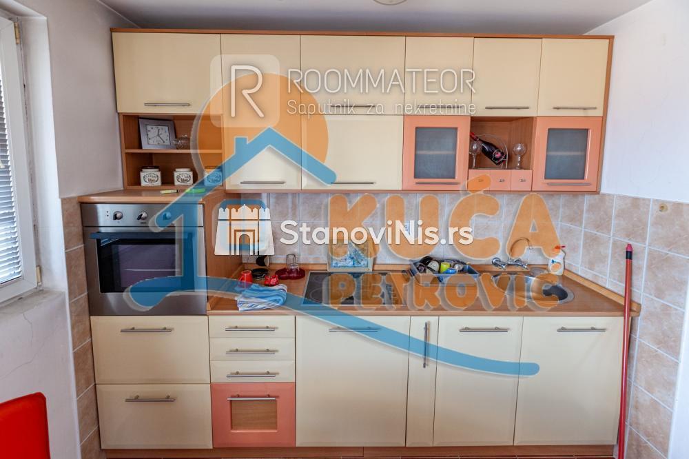 Slika 8 - Stan u zgradi, uknjižen, grejanje na struju, oglas ID p-011347