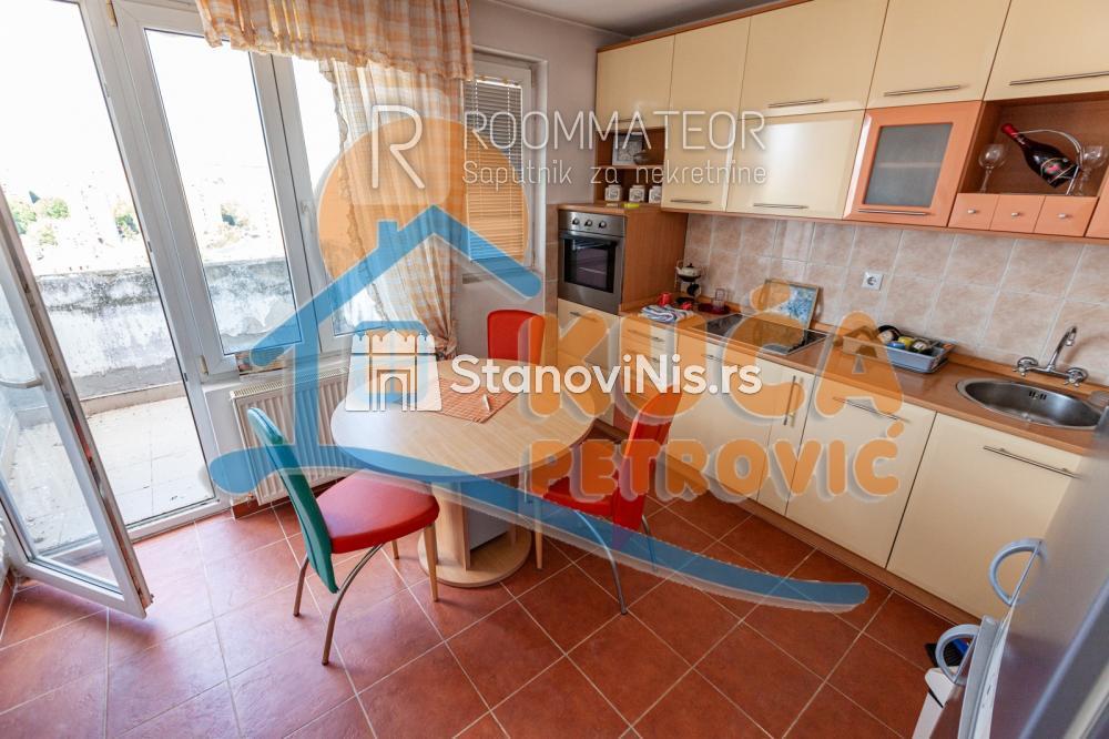 Slika 6 - Stan u zgradi, uknjižen, grejanje na struju, oglas ID p-011347