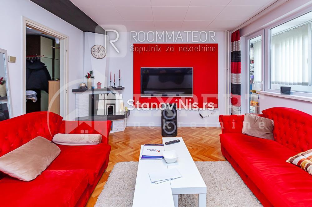 Glavna slika -Stan u zgradi, uknjižen, centralno grejanje, oglas ID p-011345