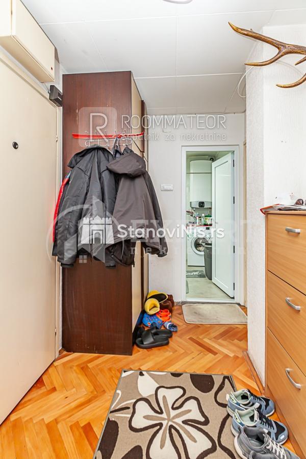 Slika 5 - Stan u zgradi, uknjižen, centralno grejanje, oglas ID p-011345