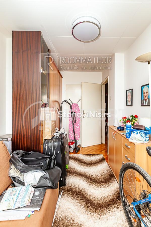 Slika 10 - Stan u zgradi, uknjižen, centralno grejanje, oglas ID p-011345