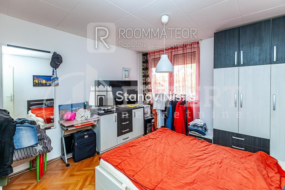 Slika 7 - Stan u zgradi, uknjižen, centralno grejanje, oglas ID p-011345