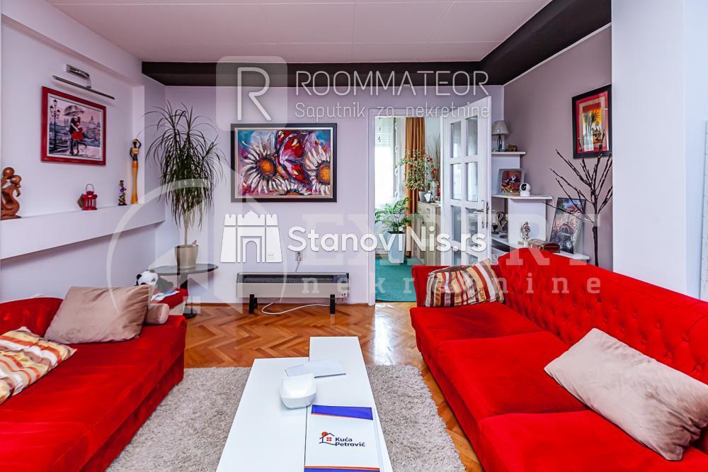 Slika 1 - Stan u zgradi, uknjižen, centralno grejanje, oglas ID p-011345