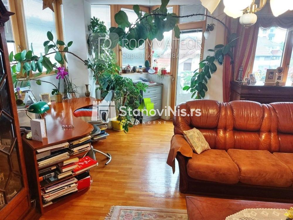 Slika 2 - Luksuzan porodičan troiposoban stan u centru ID#4836