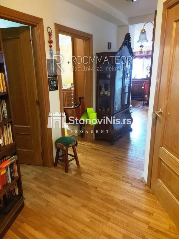 Slika 8 - Luksuzan porodičan troiposoban stan u centru ID#4836