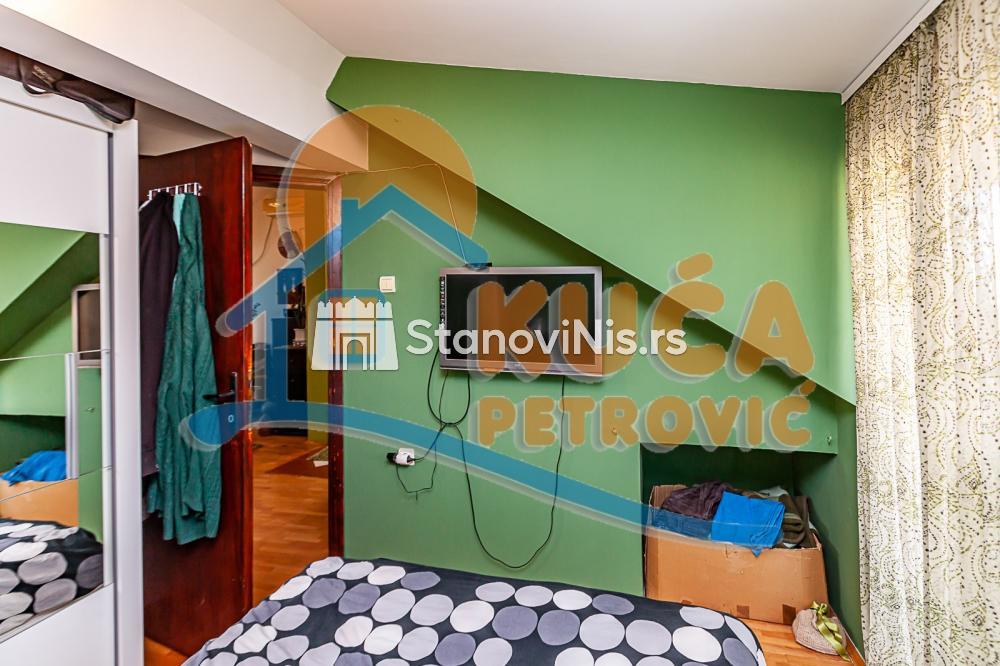 Slika 9 - Stan u zgradi, uknjižen, grejanje na struju, oglas ID p-03508