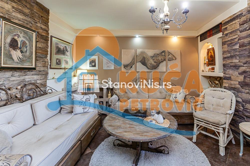 Glavna slika -Stan u zgradi, uknjižen, centralno grejanje, oglas ID p-011452