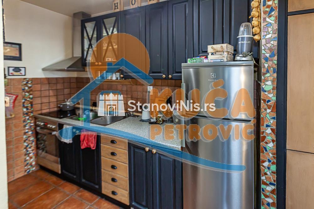 Slika 8 - Stan u zgradi, uknjižen, centralno grejanje, oglas ID p-011452