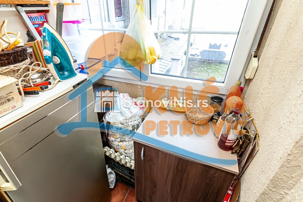 Slika 7 - Stan u zgradi, uknjižen, centralno grejanje, oglas ID p-011452