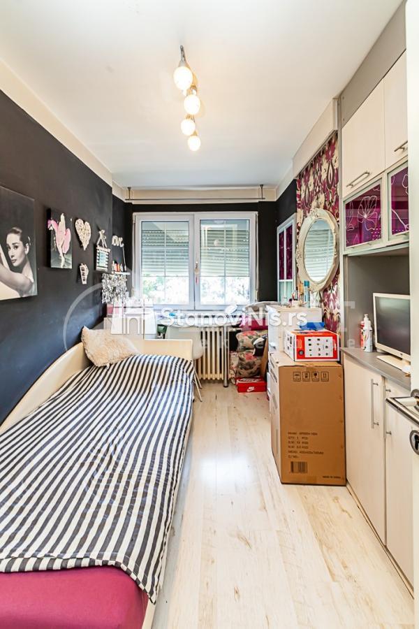 Slika 11 - Stan u zgradi, uknjižen, centralno grejanje, oglas ID p-011452
