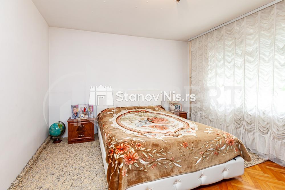 Glavna slika -Stan u zgradi, uknjižen, centralno grejanje, oglas ID p-011467