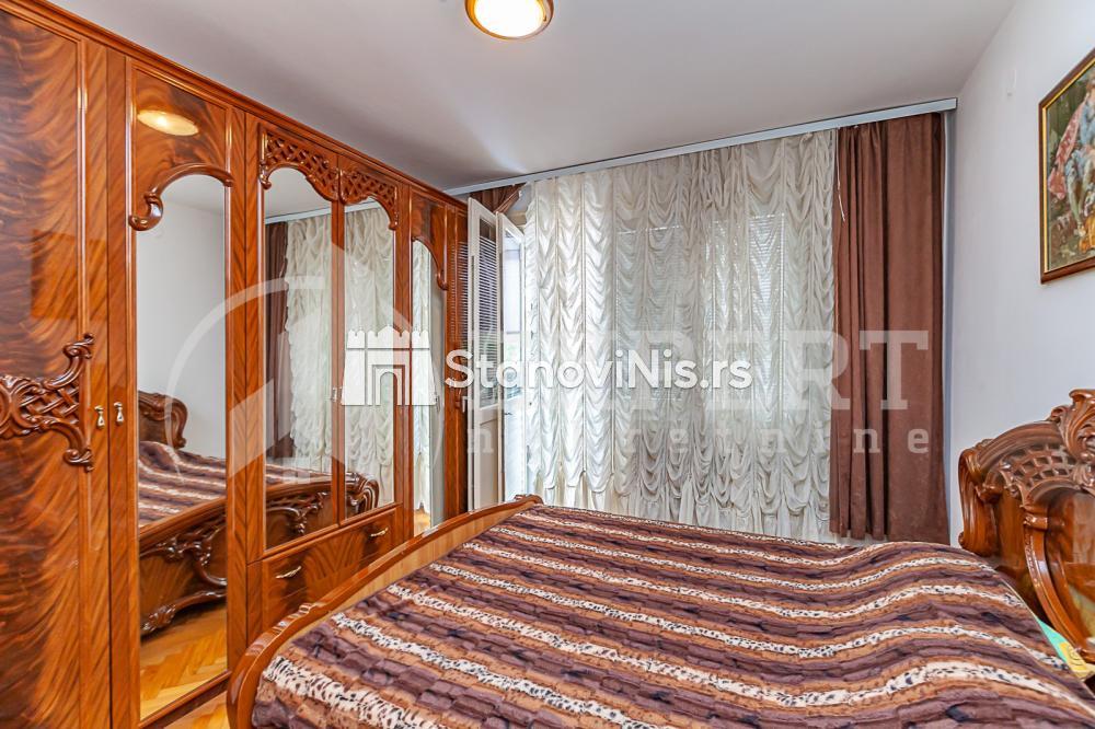 Slika 2 - Stan u zgradi, uknjižen, centralno grejanje, oglas ID p-011467