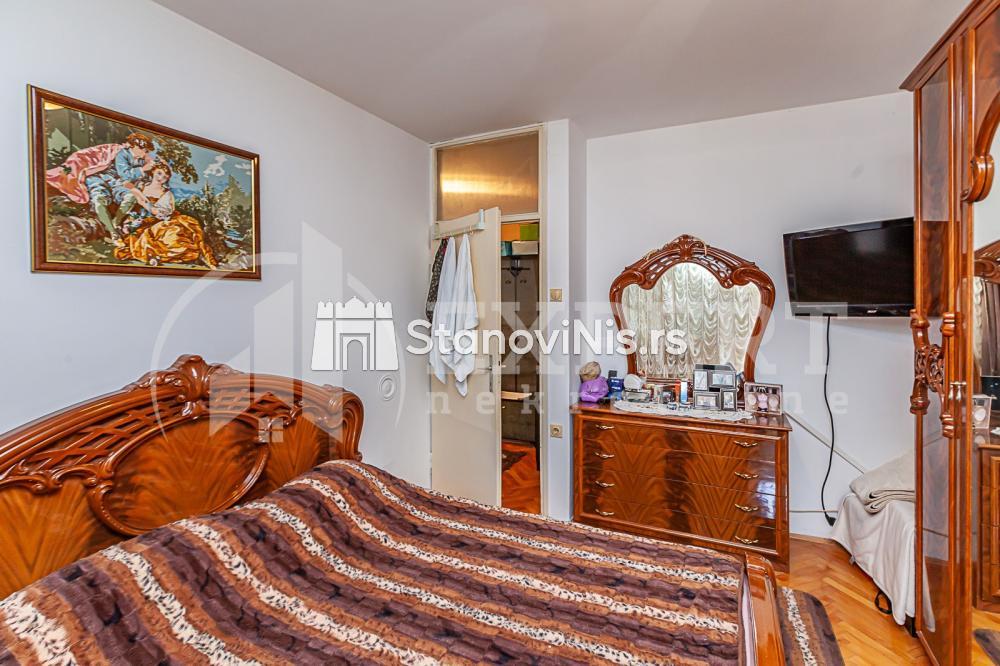 Slika 3 - Stan u zgradi, uknjižen, centralno grejanje, oglas ID p-011467