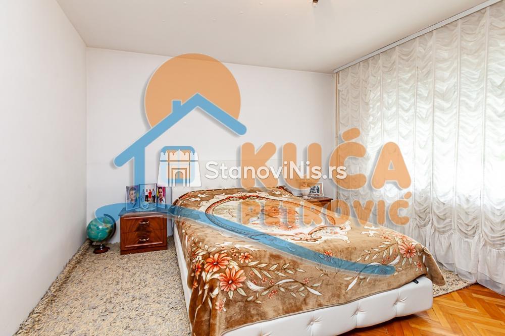 Glavna slika -Stan u zgradi, uknjižen, centralno grejanje, oglas ID p-011467