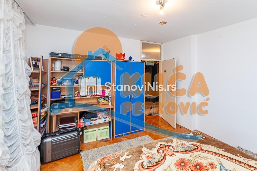 Slika 1 - Stan u zgradi, uknjižen, centralno grejanje, oglas ID p-011467