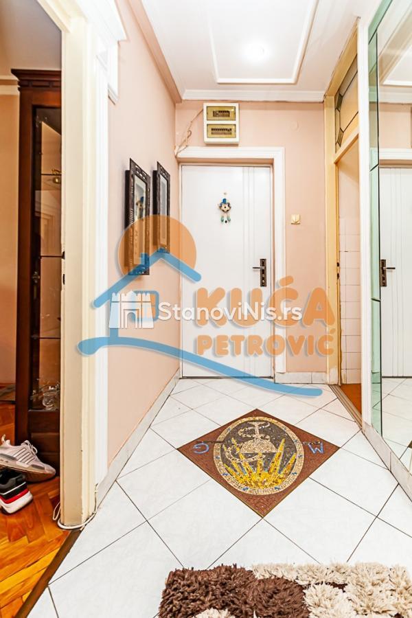 Slika 5 - Stan u zgradi, uknjižen, centralno grejanje, oglas ID p-011467