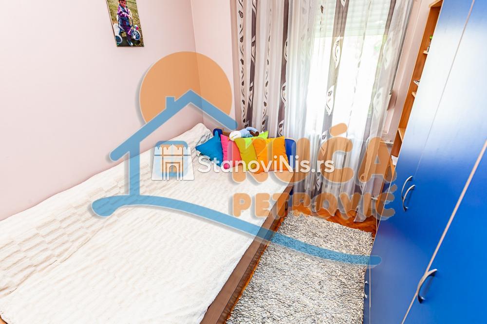 Slika 11 - Stan u zgradi, uknjižen, centralno grejanje, oglas ID p-011467