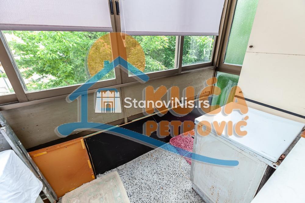 Slika 4 - Stan u zgradi, uknjižen, centralno grejanje, oglas ID p-011467
