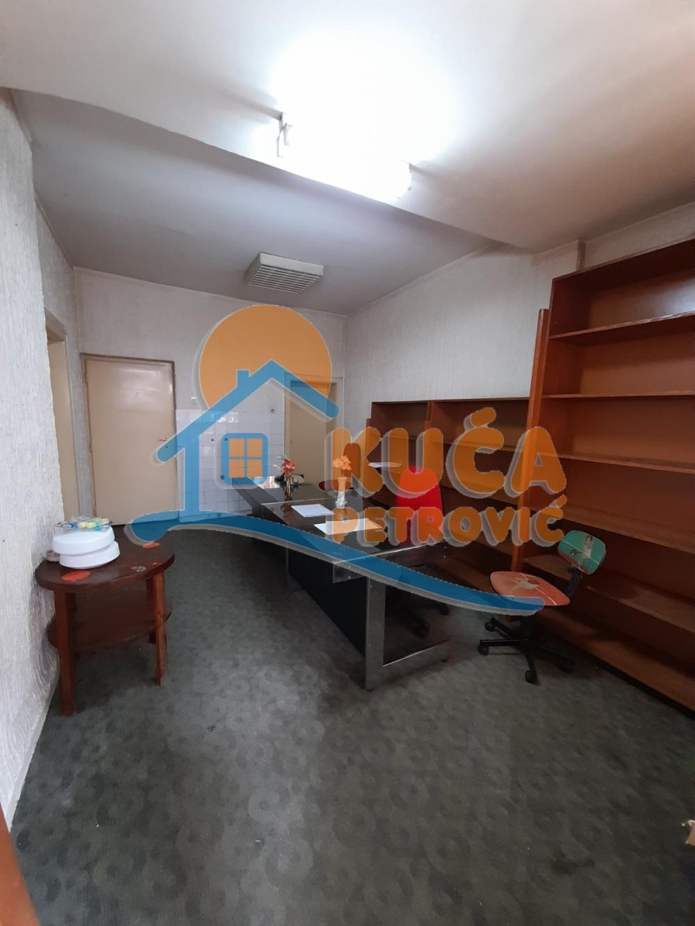 Slika 2 - Stan u zgradi, uknjižen, grejanje na struju, oglas ID p-011616