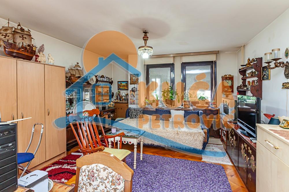 Glavna slika -Stan u zgradi, uknjižen, oglas ID p-09511