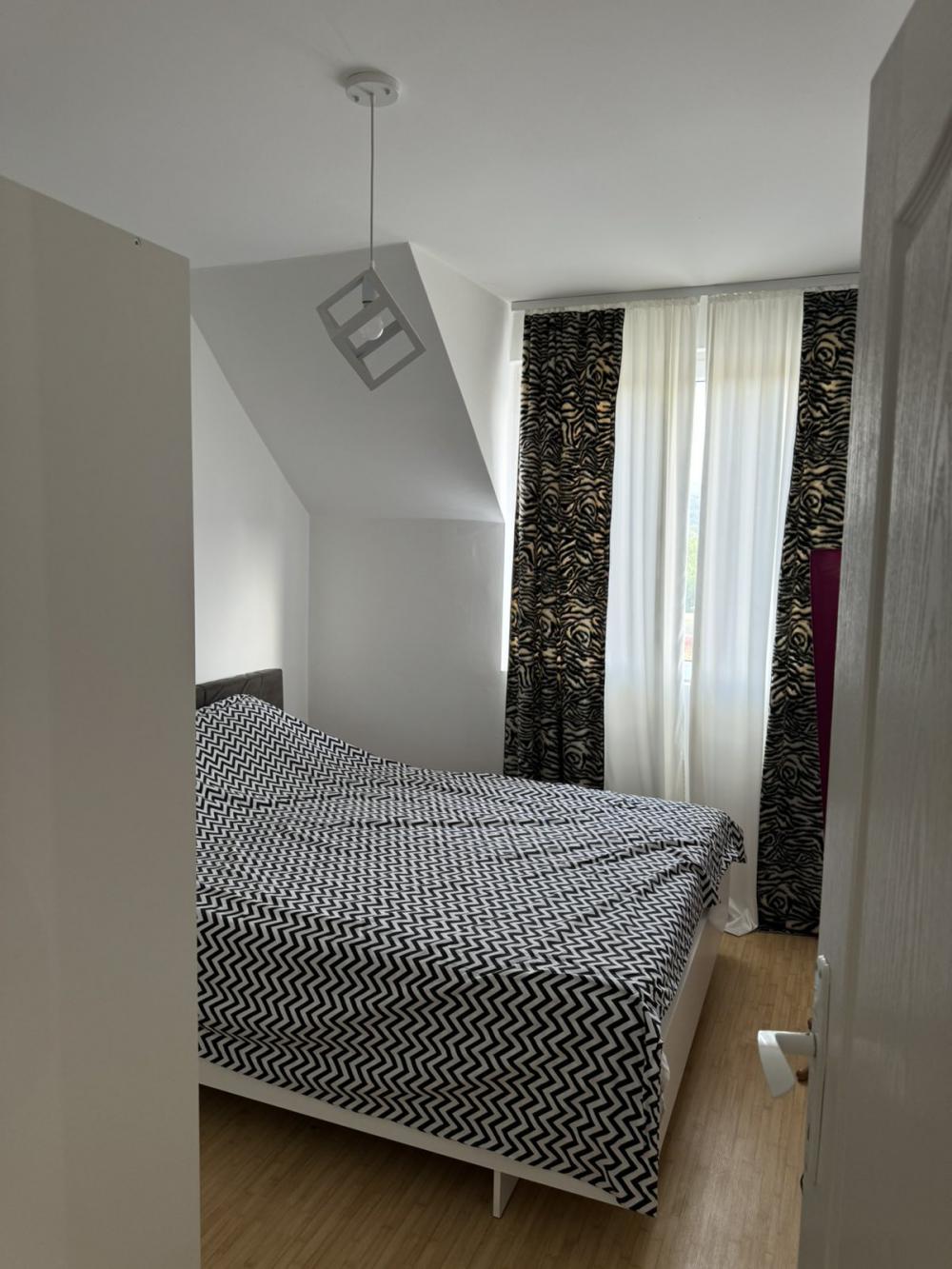 Slika 4 - Lux namešten stan, 2 parking mesta + potkrovlje