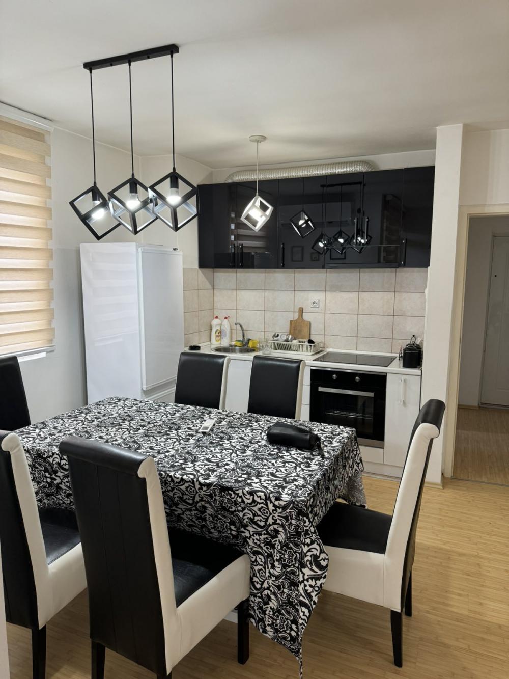 Slika 9 - Lux namešten stan, 2 parking mesta + potkrovlje