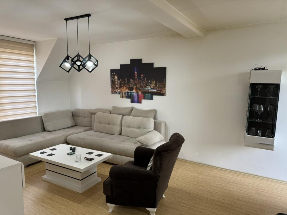 Slika 6 - Lux namešten stan, 2 parking mesta + potkrovlje