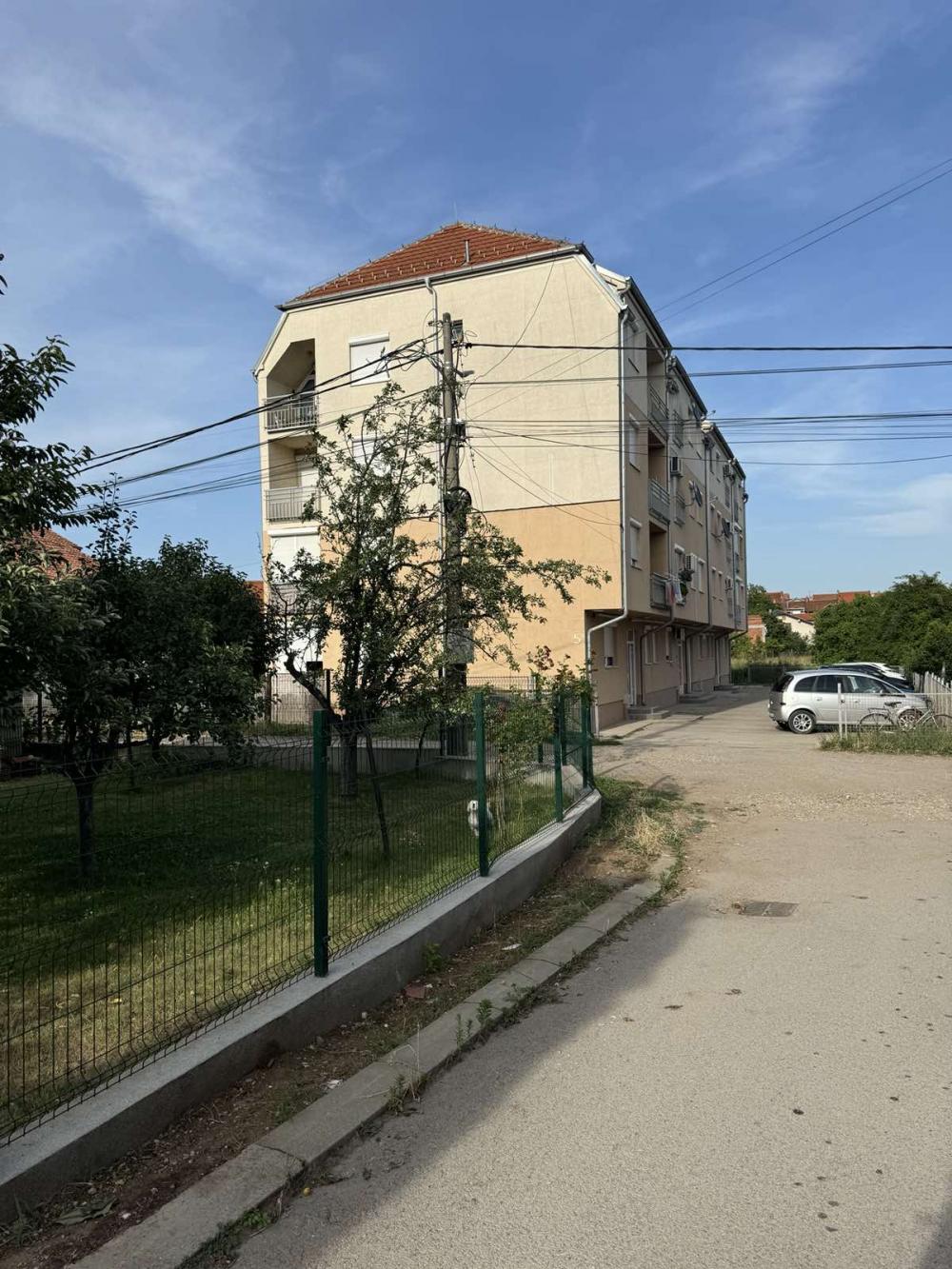 Slika 10 - Lux namešten stan, 2 parking mesta + potkrovlje