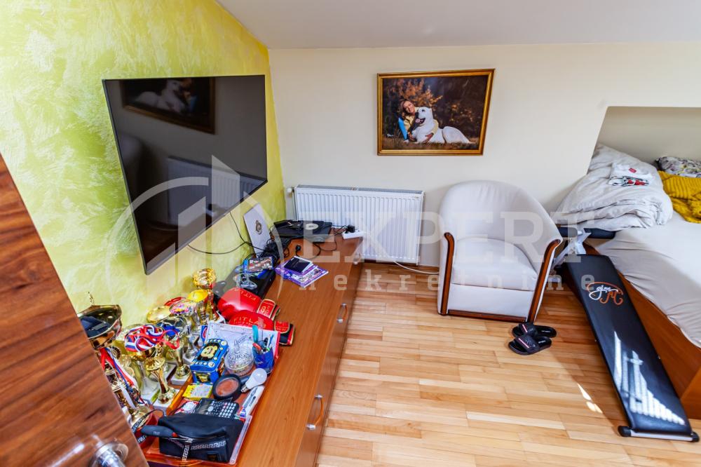 Slika 1 - Stan u zgradi, uknjižen, centralno grejanje, oglas ID p-011834