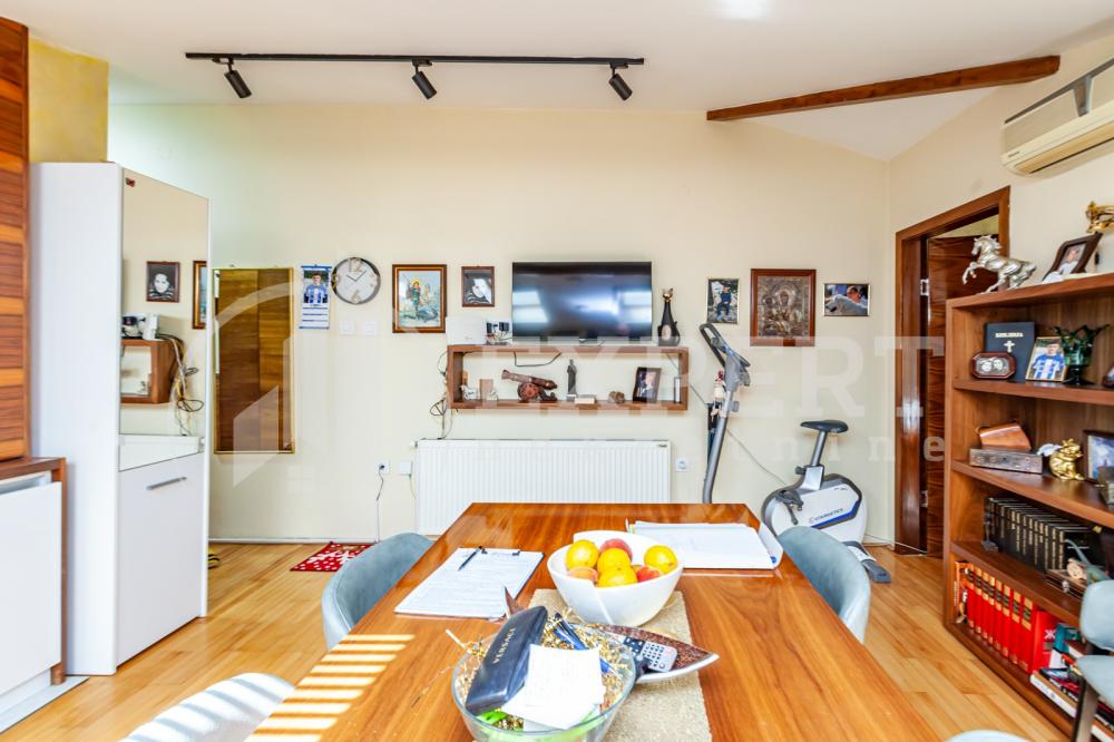 Slika 6 - Stan u zgradi, uknjižen, centralno grejanje, oglas ID p-011834