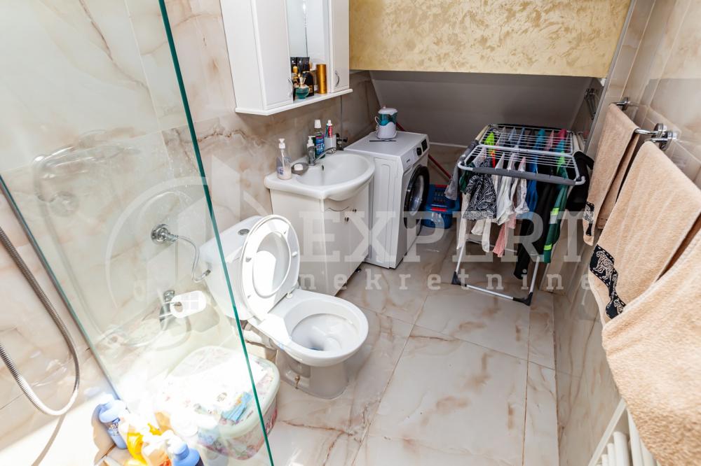 Slika 11 - Stan u zgradi, uknjižen, centralno grejanje, oglas ID p-011834