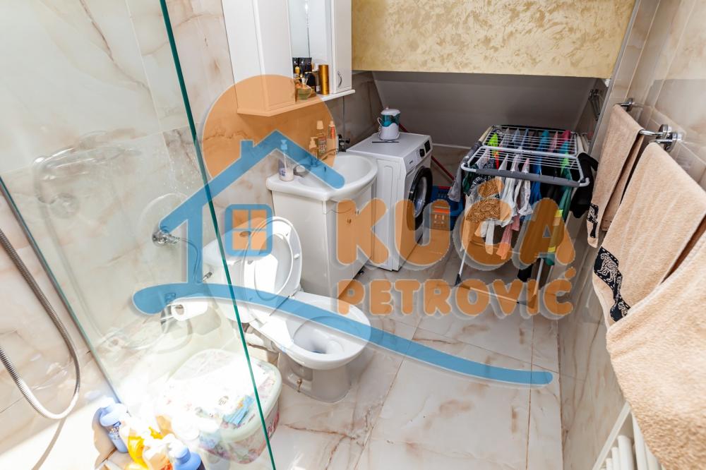 Slika 11 - Stan u zgradi, uknjižen, centralno grejanje, oglas ID p-011834