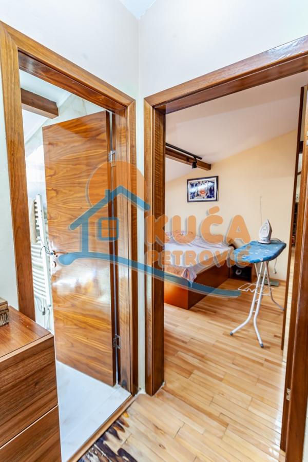 Slika 8 - Stan u zgradi, uknjižen, centralno grejanje, oglas ID p-011834