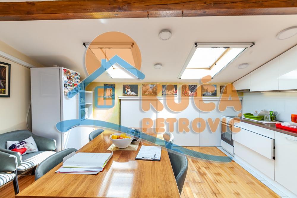 Slika 4 - Stan u zgradi, uknjižen, centralno grejanje, oglas ID p-011834