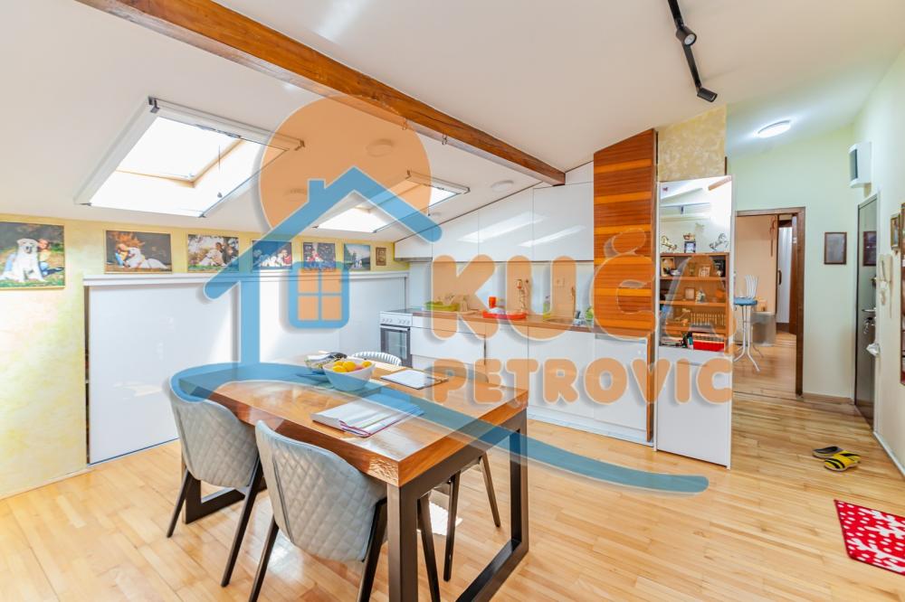 Slika 2 - Stan u zgradi, uknjižen, centralno grejanje, oglas ID p-011834