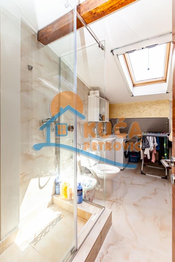 Slika 9 - Stan u zgradi, uknjižen, centralno grejanje, oglas ID p-011834