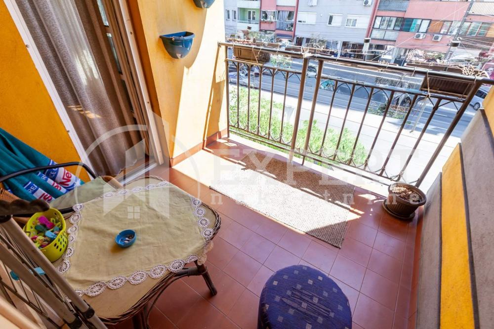 Slika 6 - Stan u zgradi, uknjižen, centralno grejanje, oglas ID p-012044