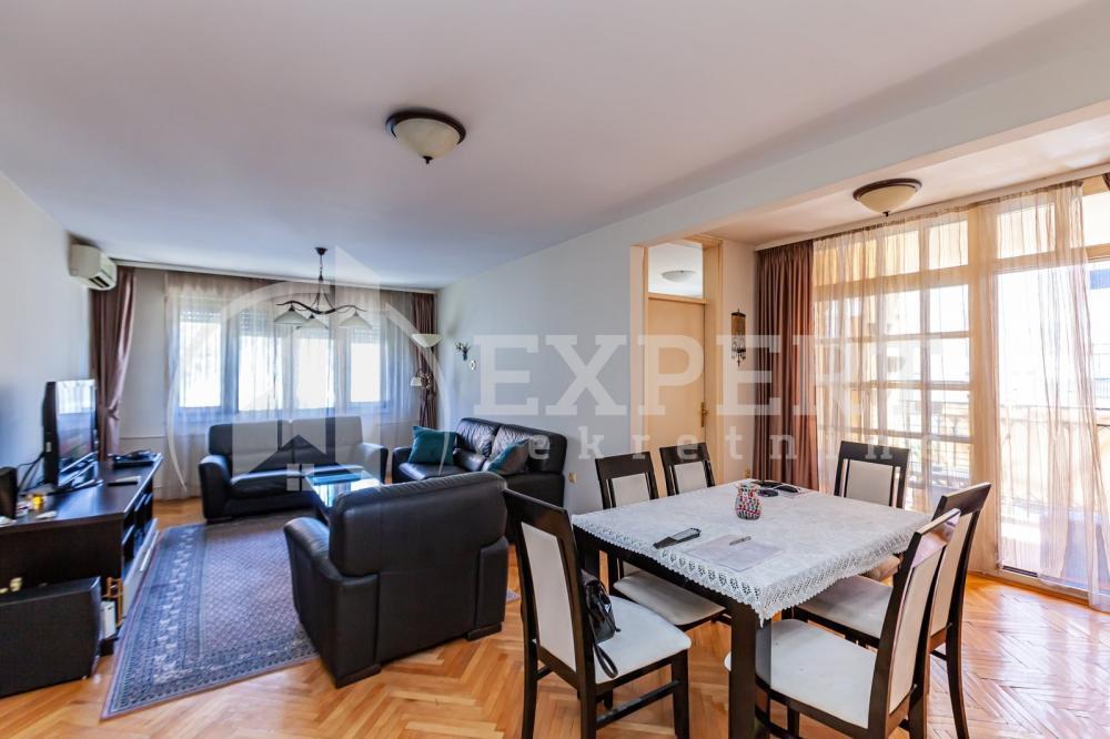 Glavna slika -Stan u zgradi, uknjižen, centralno grejanje, oglas ID p-012044