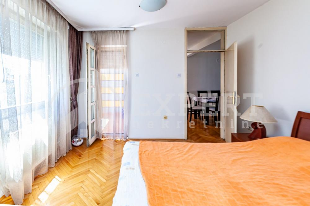 Slika 4 - Stan u zgradi, uknjižen, centralno grejanje, oglas ID p-012044