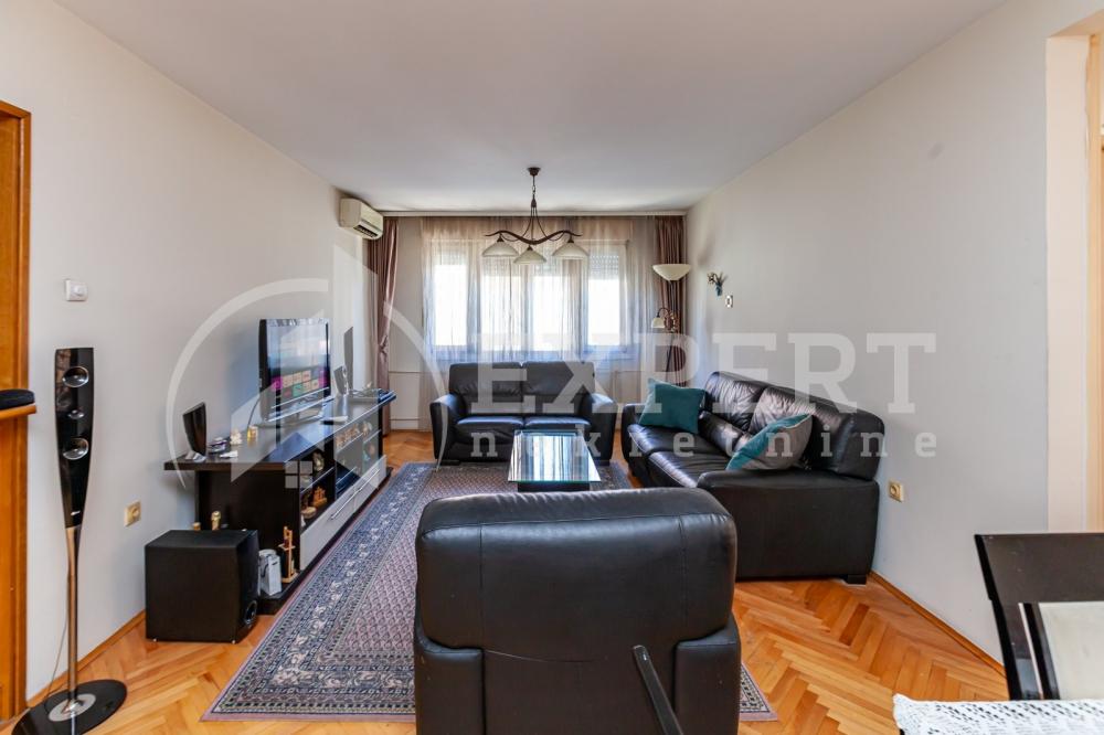 Slika 3 - Stan u zgradi, uknjižen, centralno grejanje, oglas ID p-012044