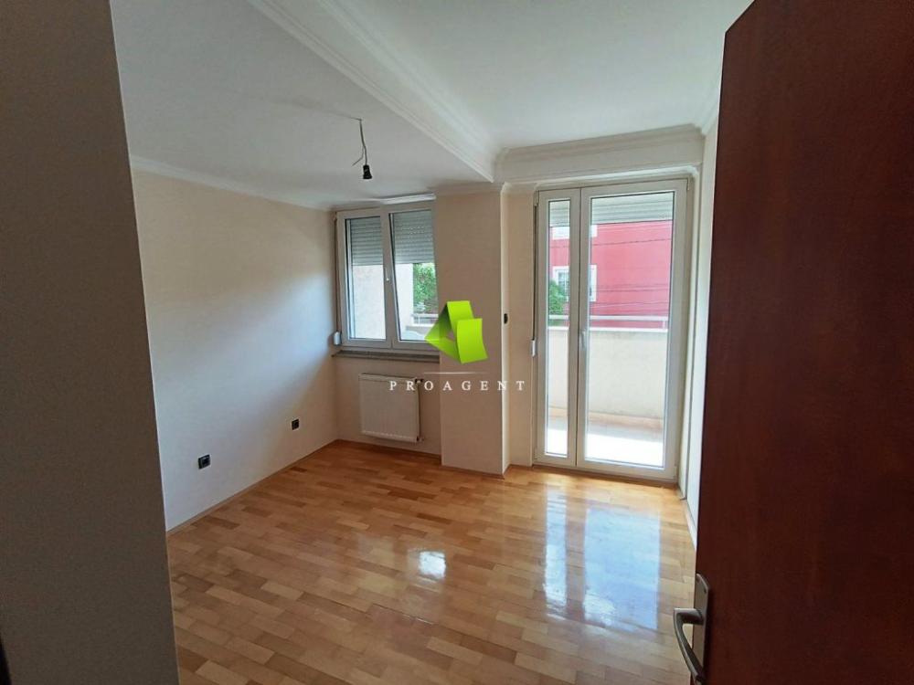 Slika 4 - Lep, komforan trosoban stan na samo par minuta od pešačke zone, Palilula ID#5338