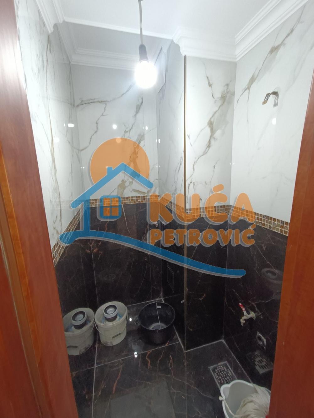 Slika 1 - Stan u zgradi, uknjižen, grejanje na struju, oglas ID p-012076