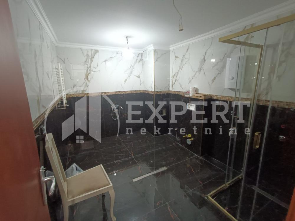 Slika 3 - Stan u zgradi, uknjižen, grejanje na struju, oglas ID p-012076