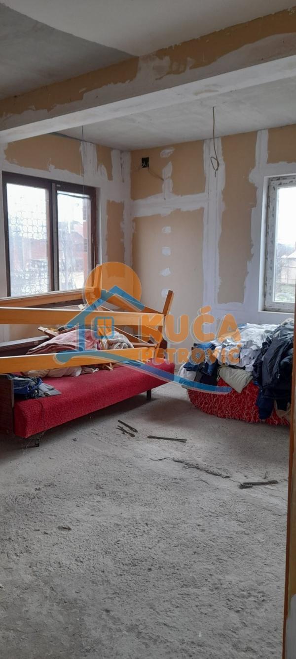 Glavna slika -Stan u zgradi, oglas ID p-07720