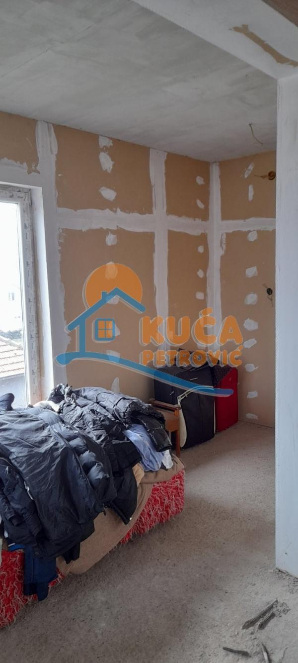 Slika 3 - Stan u zgradi, oglas ID p-07720