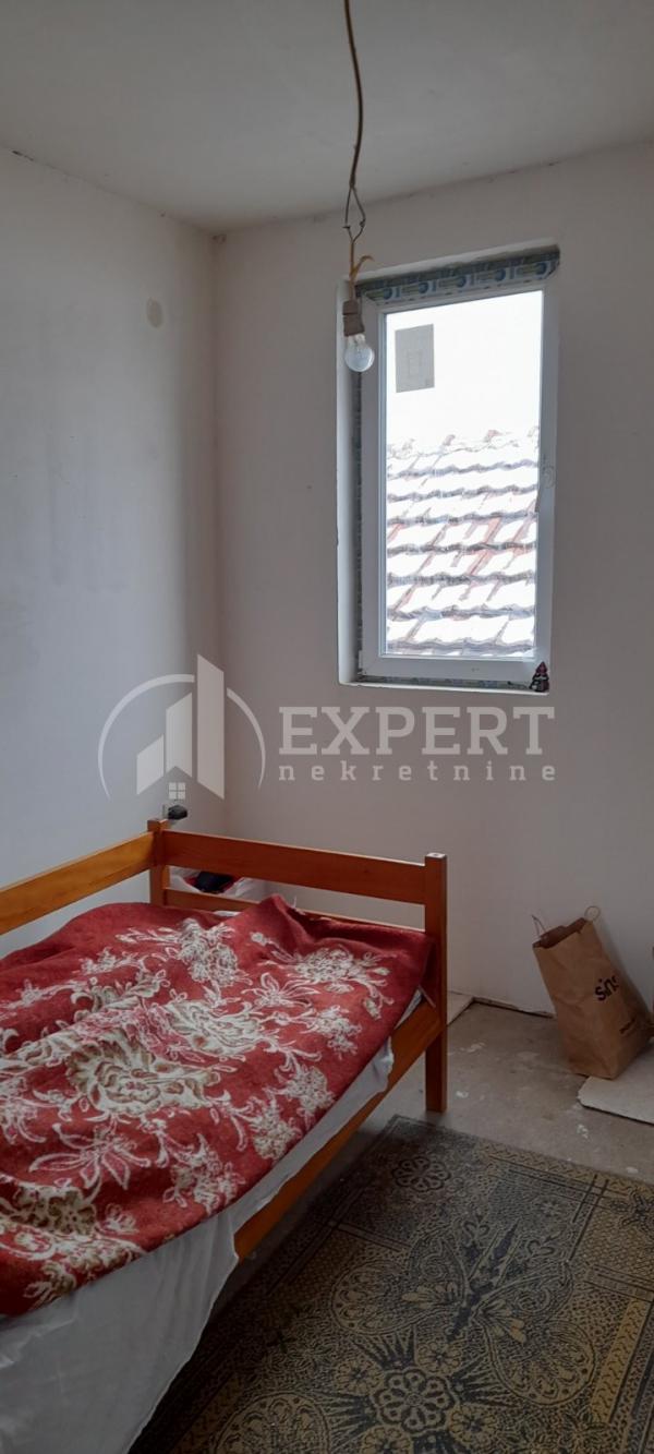 Slika 2 - Stan u zgradi, oglas ID p-07720