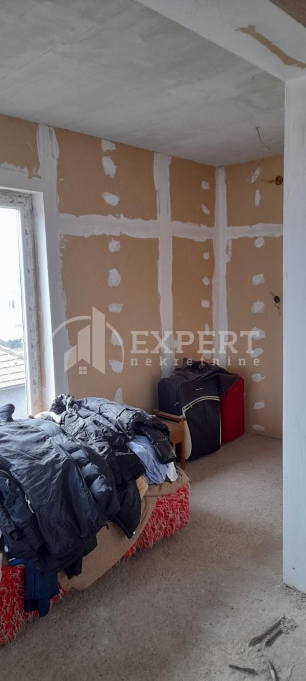 Slika 3 - Stan u zgradi, oglas ID p-07720